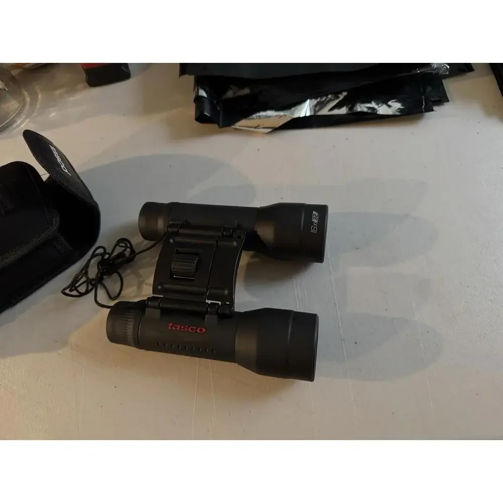 Tasco 16x32 Binoculars with Case Outdoor Sports See Distance Sightseeing